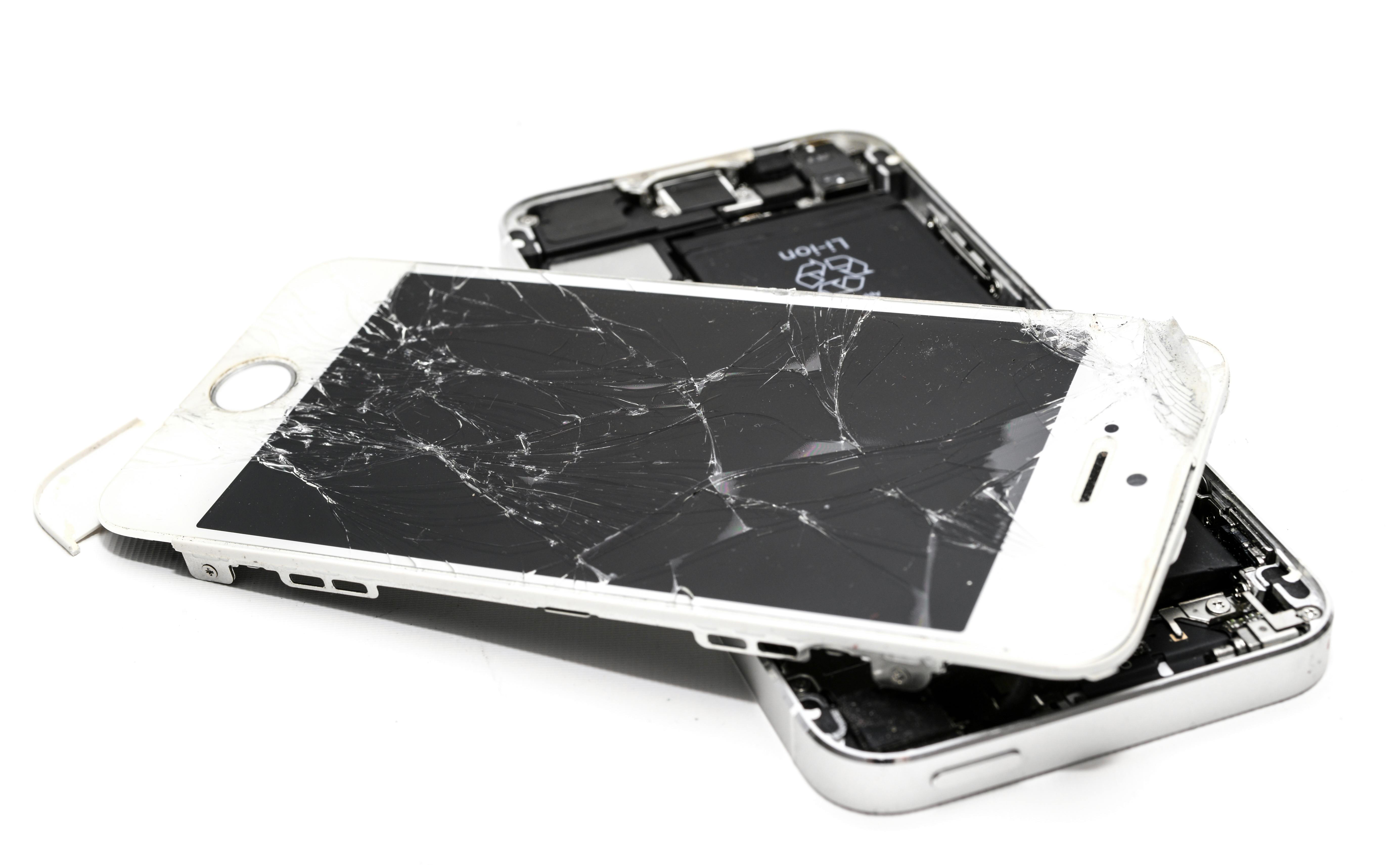 The real cost of a cracked screen: 2026 repair price comparison